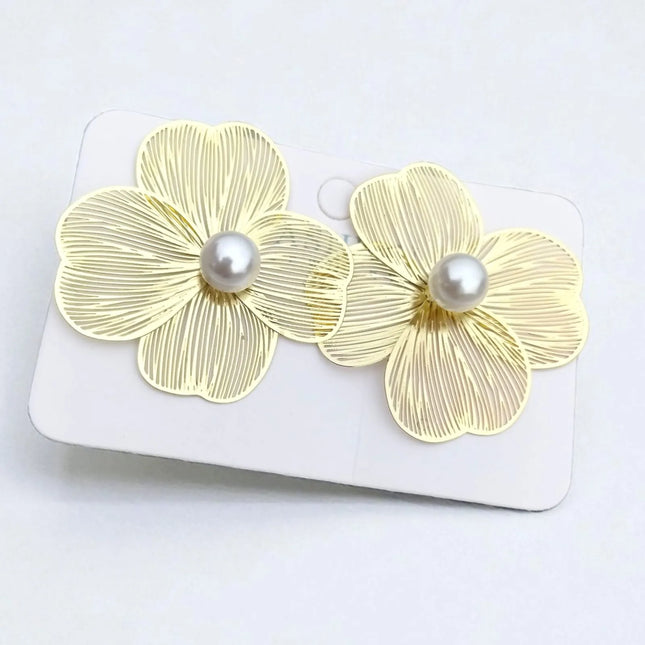 Korean golden flower pearl earrings – stylish floral stud jewelry for women